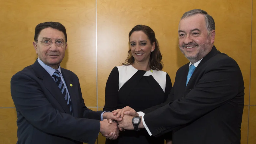México, sede del segundo Foro Global de la red del Conocimiento en Turismo 1 La Secretaria de Turismo, Claudia Ruiz Massieu; el secretario General de la Organización Mundial de Turismo (OMT), Taleb Rifai y el director de la Escuela de Turismo de la Universidad Anáhuac México Norte, Francisco Madrid. (Foto: Sectur).