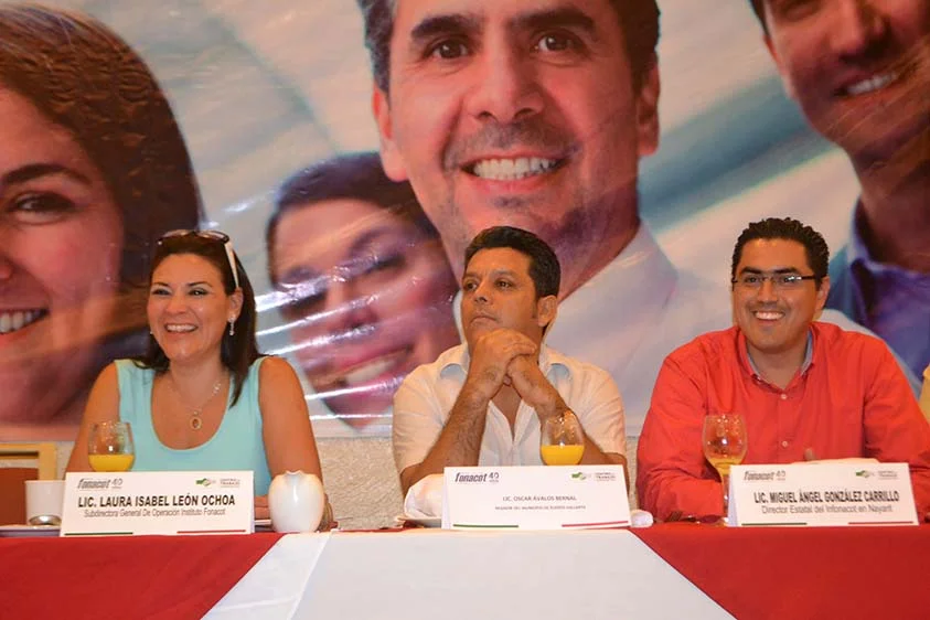 Entrega Fonacot 100 reconocimientos a Centros de Trabajo de PV y Bahía 9 DSC_0198