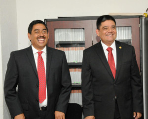 Adahán Casas Rivas, nuevo titular de la Secretaría del Medio Ambiente en Nayarit y José Trinidad Espinoza Vargas, Secretario General de Gobierno.