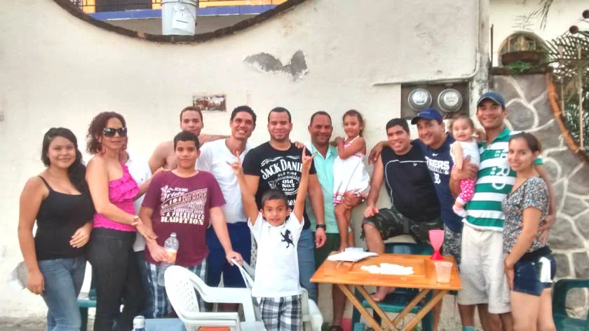 Conviven dominicanos en reunión mensual 1 bahia-magazine_dominicanos3
