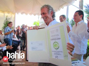 Entrega de Certificado Ambiental por su "Calidad Ambiental Turística" a la empresa Dolphin Adventure S.A. de C.V; lo recibe su director, Ricardo Farcas. 