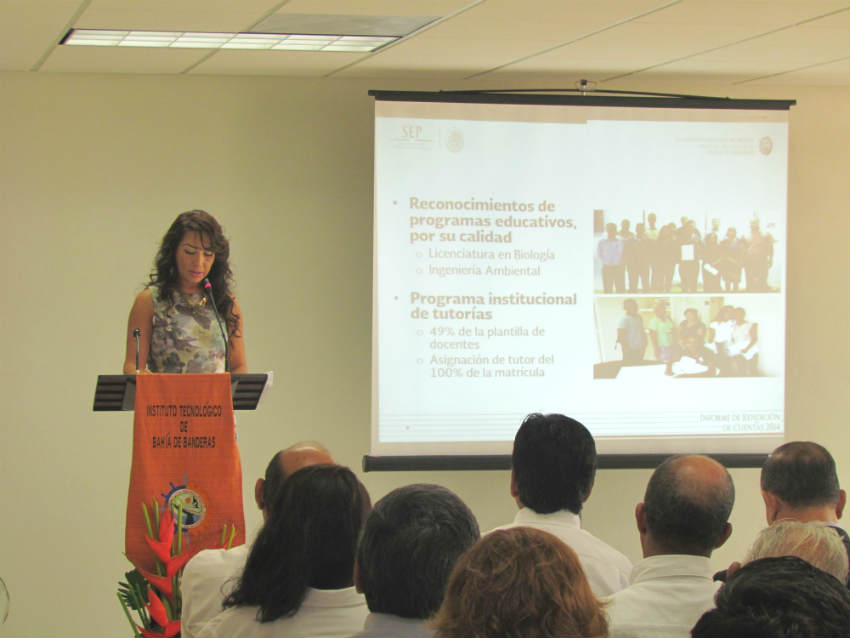  La directora del Instituto Tecnológico de Bahía de Banderas, Angélica Aguilar Beltrán, dijo que todos los estudiantes pueden acceder a becas del Gobierno federal. (Foto: Rodolfo Preciado). 