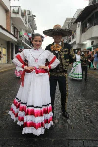 Presente Ayuntamiento de PV en las peregrinaciones guadalupanas 5 peregrinaciones puerto vallarta4
