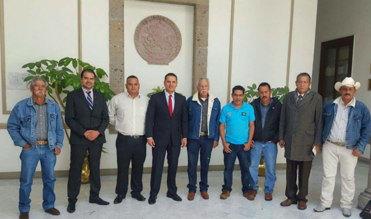El Gobernador Roberto Sandoval Castañeda se reunió con el Subsecretario de Gobernación, Luis Miranda Nava, ante quien intercedió a favor de ejidatarios nayaritas.