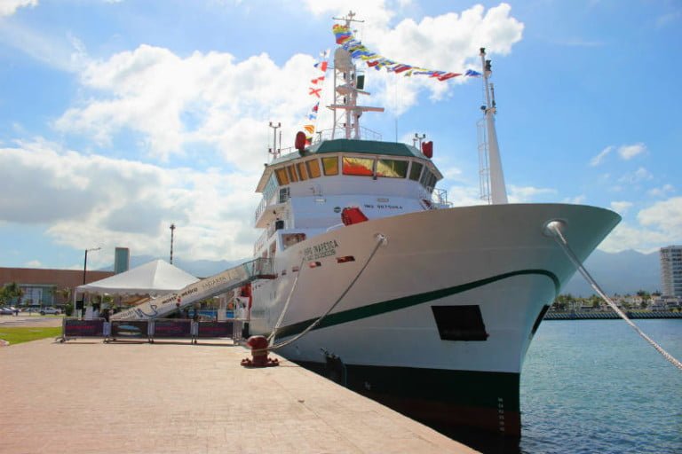 Recibe Puerto Vallarta al buque de investigación del Inapesca