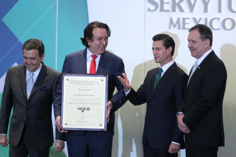 Nombran a Daniel Chávez Morán Empresario del Año en Turismo