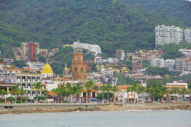 Celebra Puerto Vallarta su doble aniversario con el Mayo Fest