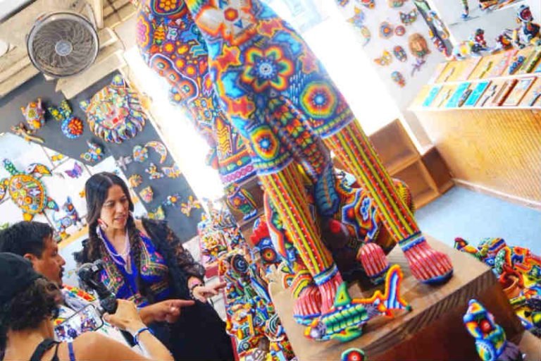 Lila Downs graba en Puerto Vallarta el programa ‘Naufragantes’