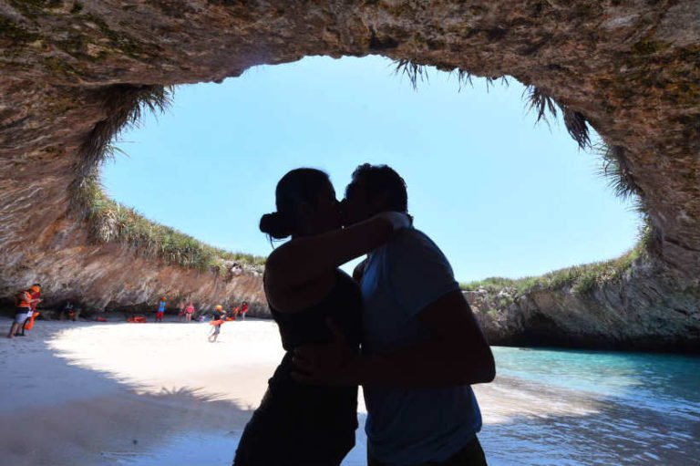 Reabren al turismo la Playa del Amor