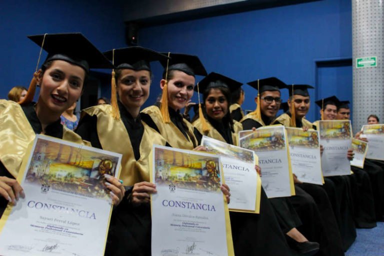 Colaboradores de Hoteles Buenaventura concluyen diplomado