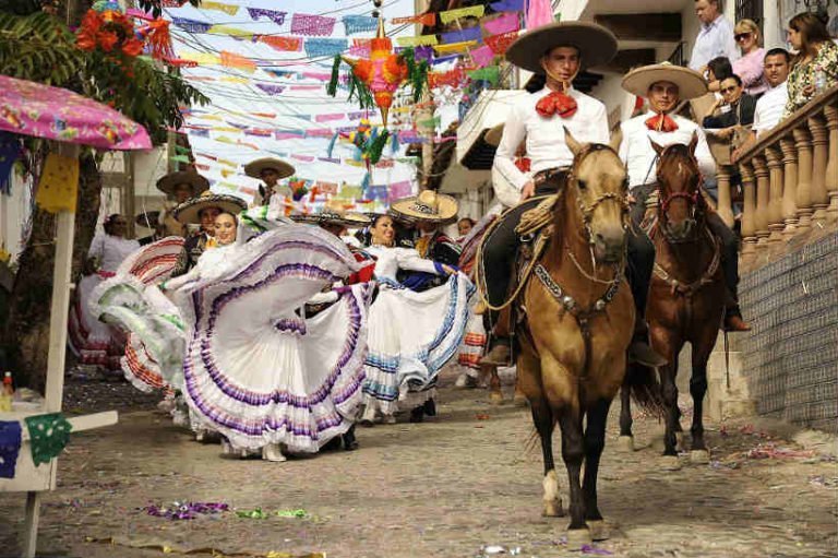 Puerto Vallarta, el mejor destino de playa para celebrar las Fiestas Patrias