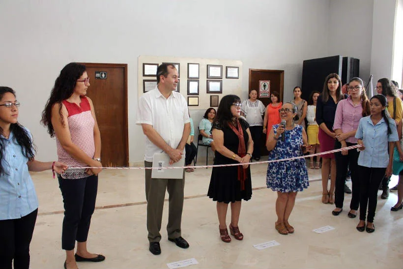 Plasman en exposición gráfica reflexiones sobre identidad y género 4 exposicion-cuc2