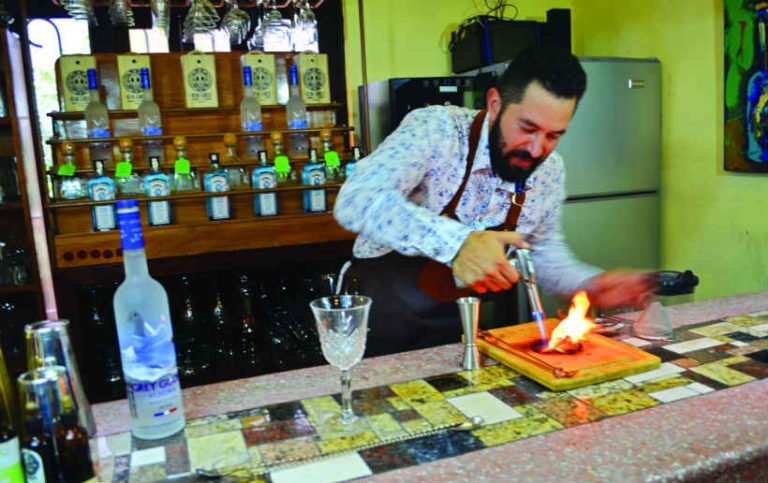 Israel Díaz, Alquimista de la Coctelería