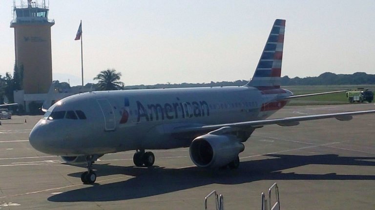 American Airlines aterriza desde Los Ángeles a Puerto Vallarta-Riviera Nayarit