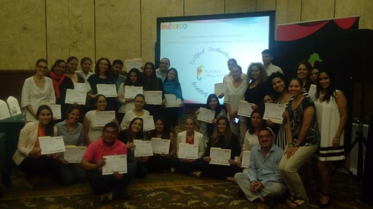 Cuenta Puerto Vallarta con 38 nuevos expertos certificados en bodas