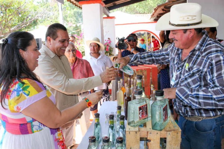 Festival de Raicilla Dama Juana en Puerto Vallarta