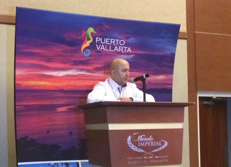 Presentan en el Tianguis al nuevo director del Fidetur Puerto Vallarta