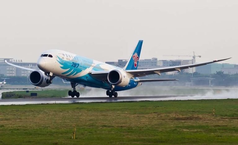 Aerolínea china inaugura vuelo a México