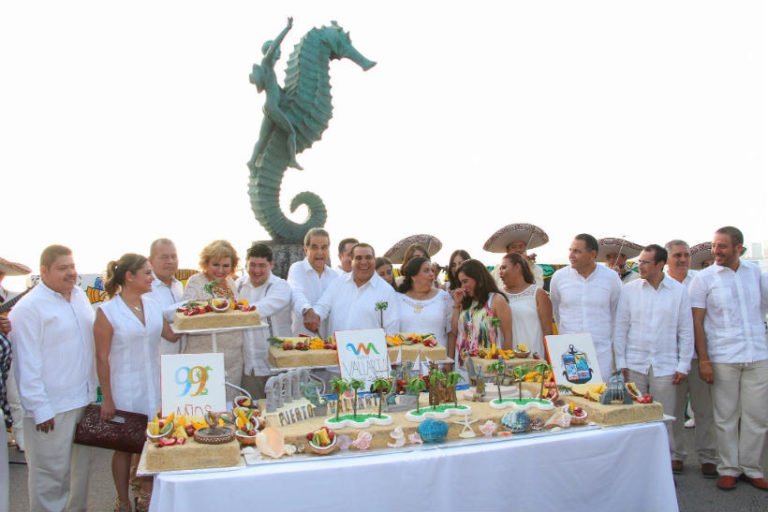 Celebra Puerto Vallarta la grandeza de su gente