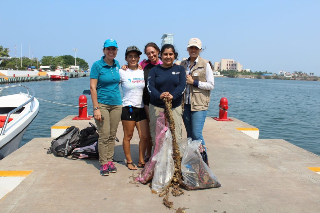 limpieza islas marietas On Bahia Magazine Destinos Ecología Entrada