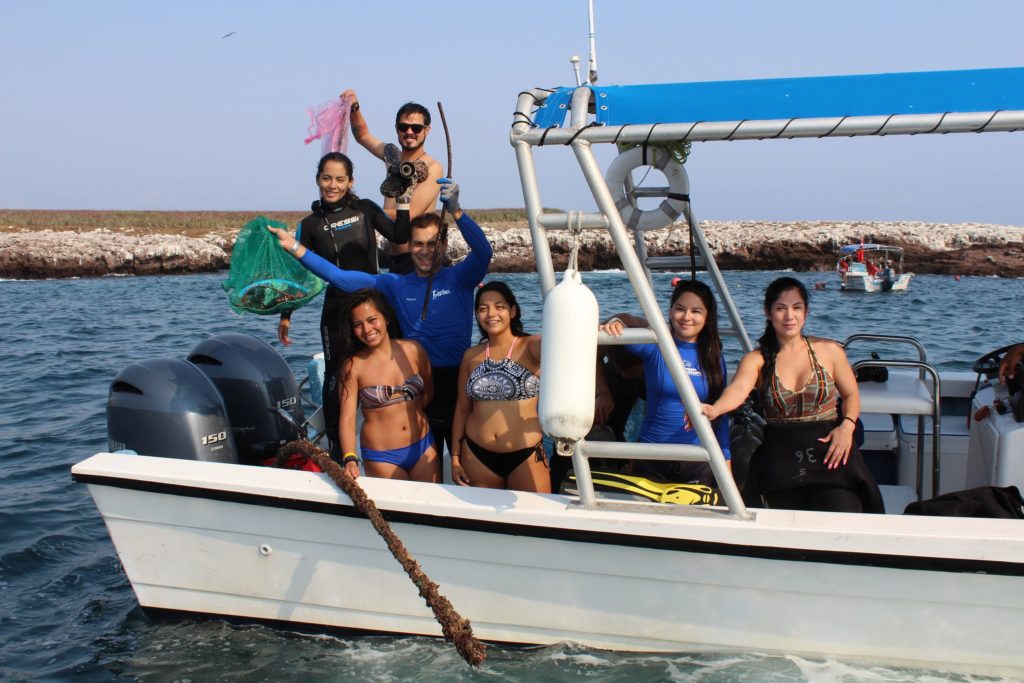 limpieza islas marietas2 On Bahia Magazine Destinos Cultura Entrada