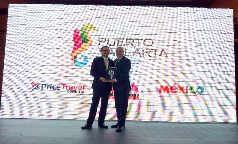 Puerto Vallarta recibe el premio “Price Travel Trophy»