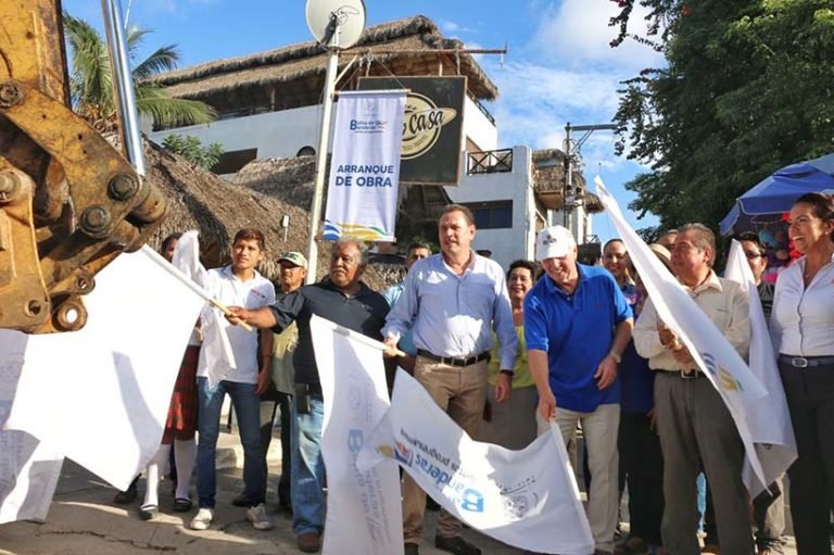 Reconstrucción de drenaje en centro de Sayulita
