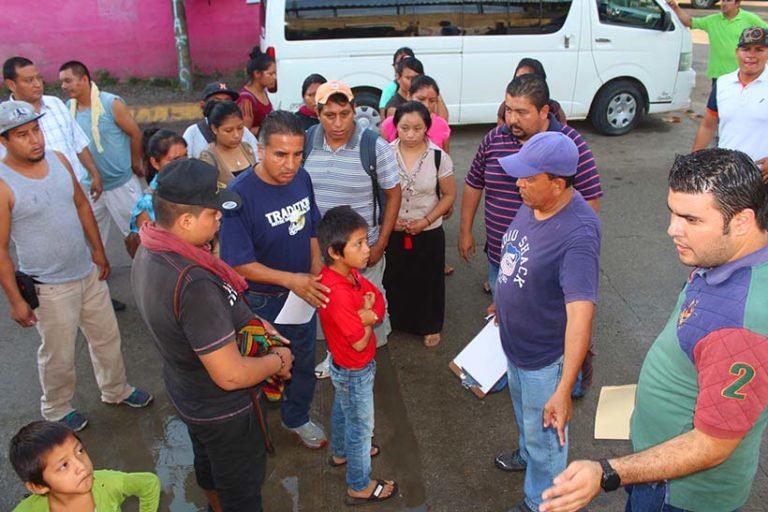 Exitosa reubicación de artesanos en Sayulita
