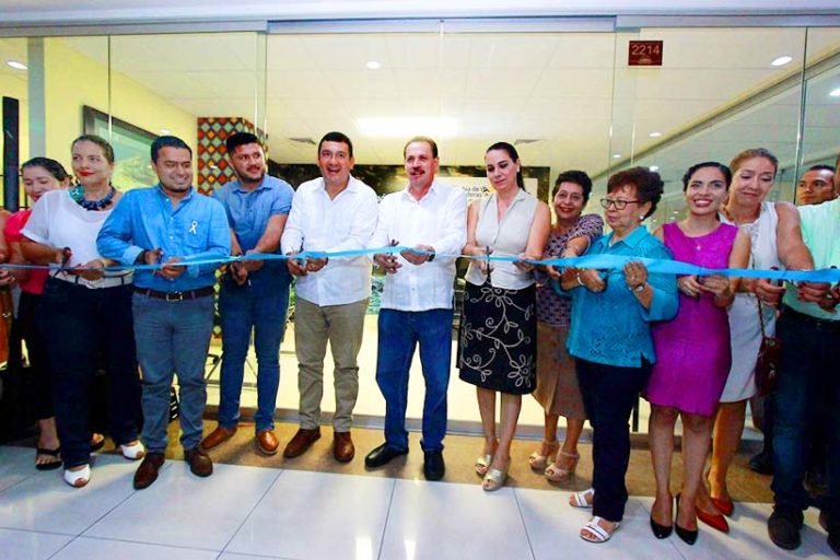 Acerca Jaime Cuevas gobierno a empresarios y público en general