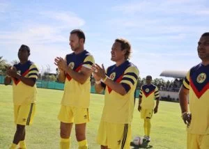Un éxito “Encuentro de Leyendas América - Chivas” 27 ENCUENTRO DE LEYENDAS AMERICA CHIVAS EXITOSO 1