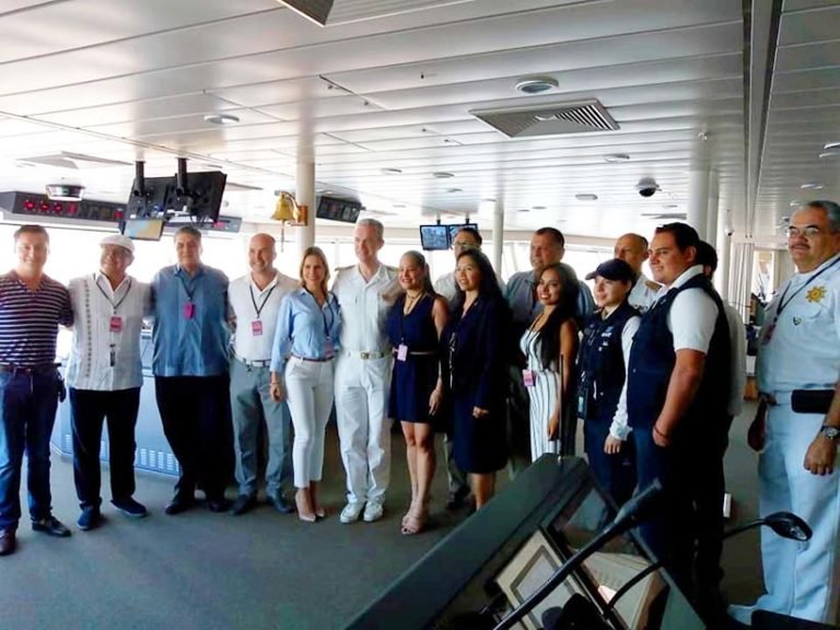 Puerto Vallarta recibió al crucero Norwegian Bliss, uno de los más grandes en la actualidad