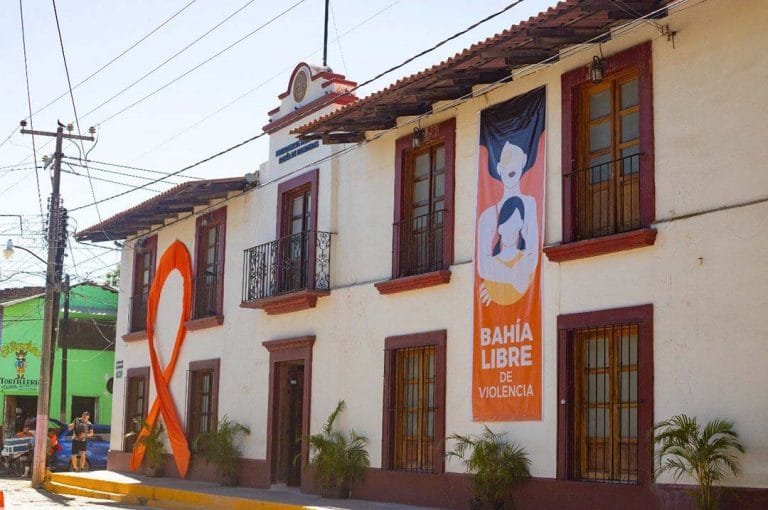 Sensibilizan funcionarios y empresarios con el tema de la no violencia hacia las mujeres