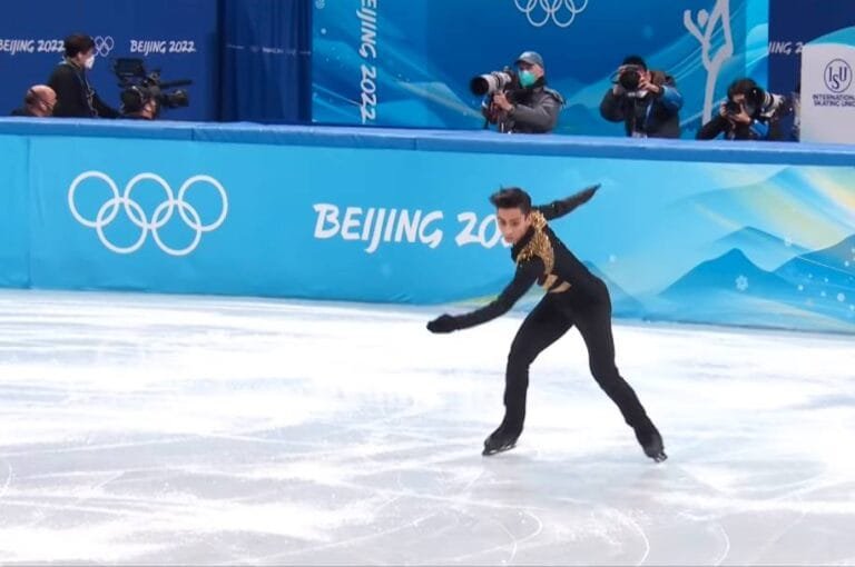 Donovan Carrillo debuta en Beiging 2022 y hace historia