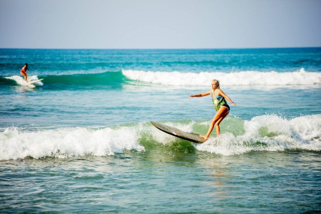surf sayulita On Bahia Magazine Destinos turistas Evento