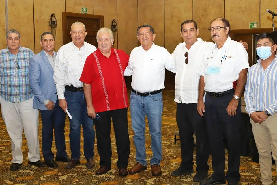 Jorge Carbajal, nuevo presidente de la Canirac Puerto Vallarta-Riviera Nayarit-Costa Alegre 11 toma de protesta canirac 2