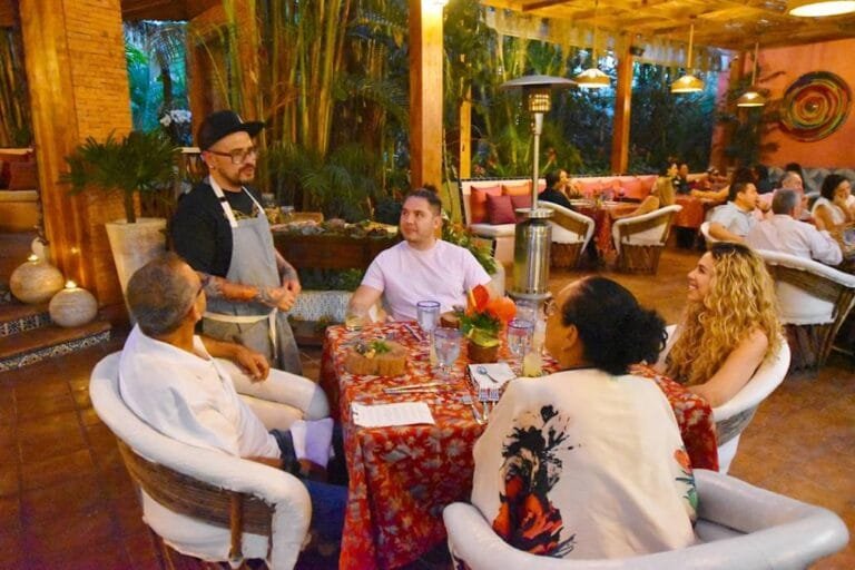 Una cena de ensueño en Jardín Nebulosa de San Sebastián del Oeste