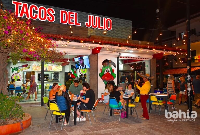 Tacos del Julio ¡Mexicanos de verdad! Ahora en Puerto Vallarta