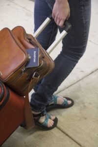 travel passport journey tourist luggage flight on Bahia Magazine Destinos Turismo Entrada