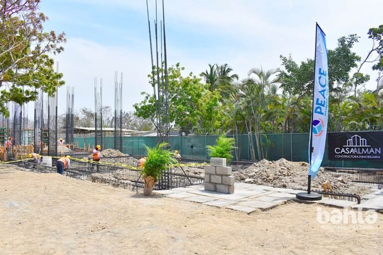 Colocan primera piedra del Campus de Mita de la Fundación PEACE