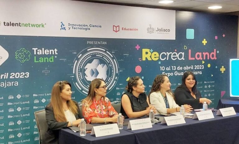 Presenta Secturjal la Academia Turística de Jalisco