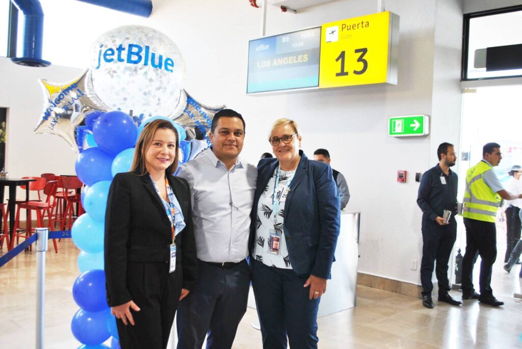 JetBlue LAX PVR 04 On Bahia Magazine Destinos Magazine Evento