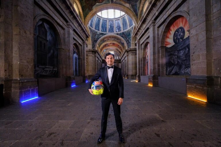 Checo Pérez celebra los 200 años de Jalisco como estado libre y soberano