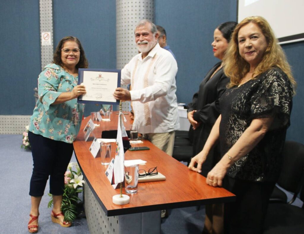 cucosta reconocimientos docentes 12 On Bahia Magazine Destinos Educación Entrada