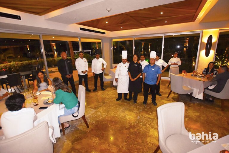 Disfrutan exquisita fusión de sabores en el restaurante Gaviotas del Sheraton Buganvilias