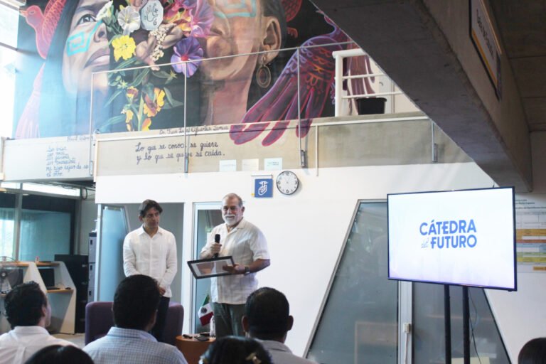 Reconoce rector del CUCosta al Dr. Simón Barquera por su participación en la Cátedra del Futuro