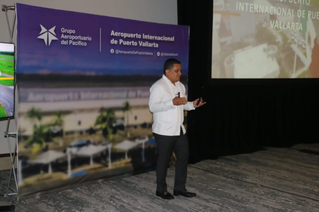 Comision Consultiva Aeropuerto Internacional PVR On Bahia Magazine Destinos turismo Evento