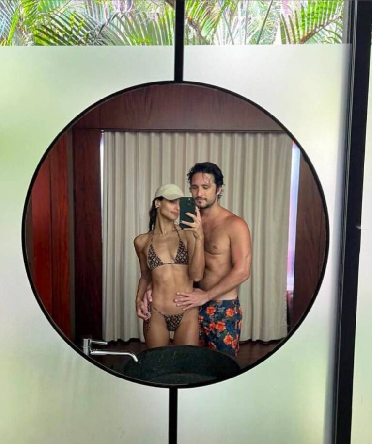 Diego Boneta y Renata Notni deslumbran en la Riviera Nayarit