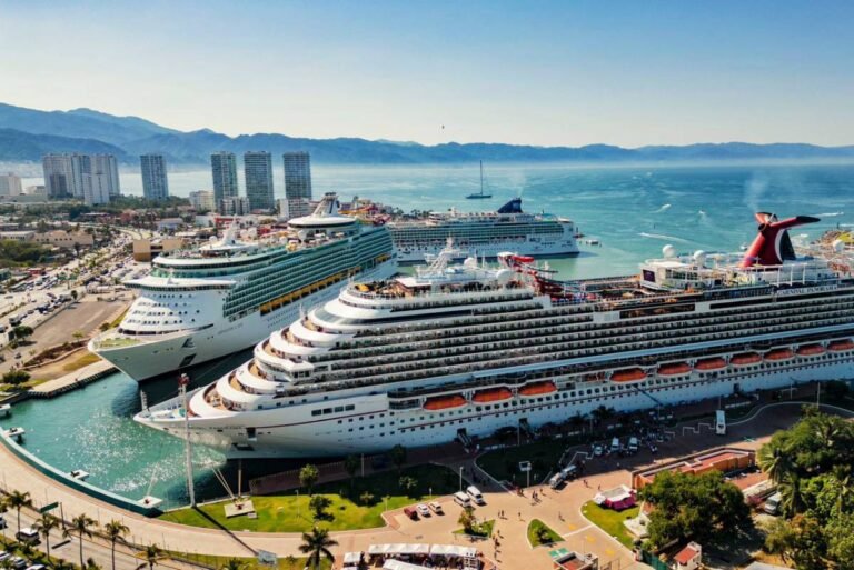 Puerto Vallarta incrementa 50% arribo de cruceristas en 2023