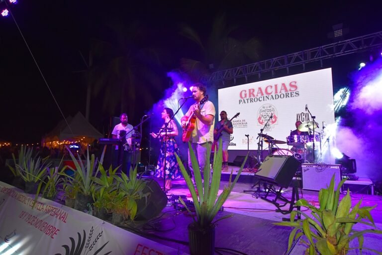 Atrae a más de 5 mil visitantes el 4to. Festival de Raicilla, Mezcal y Cerveza Artesanal 2023