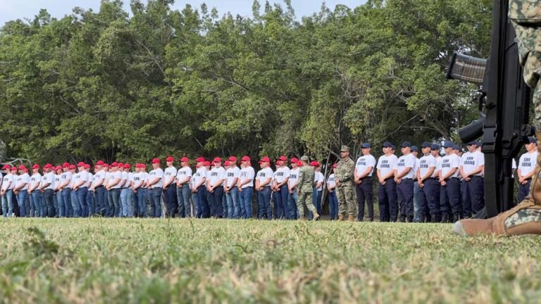Dan bienvenida a jóvenes conscriptos del Servicio Militar Nacional